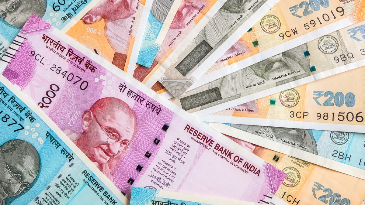 rupee-moves-in-narrow-range-against-us-dollar-in-early-trade