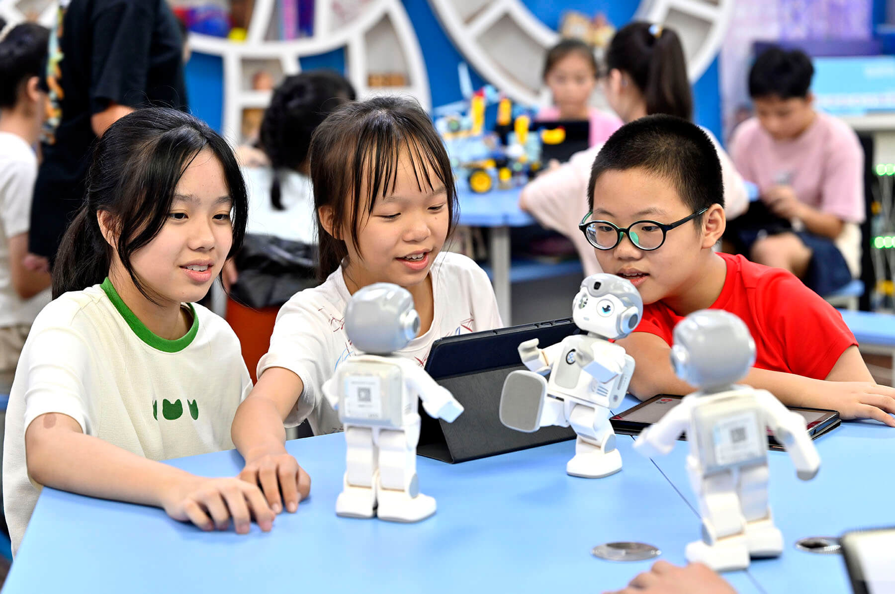 China mandates AI education in schools from 2025