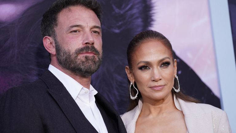 Jennifer Lopez files for divorce from Ben Affleck