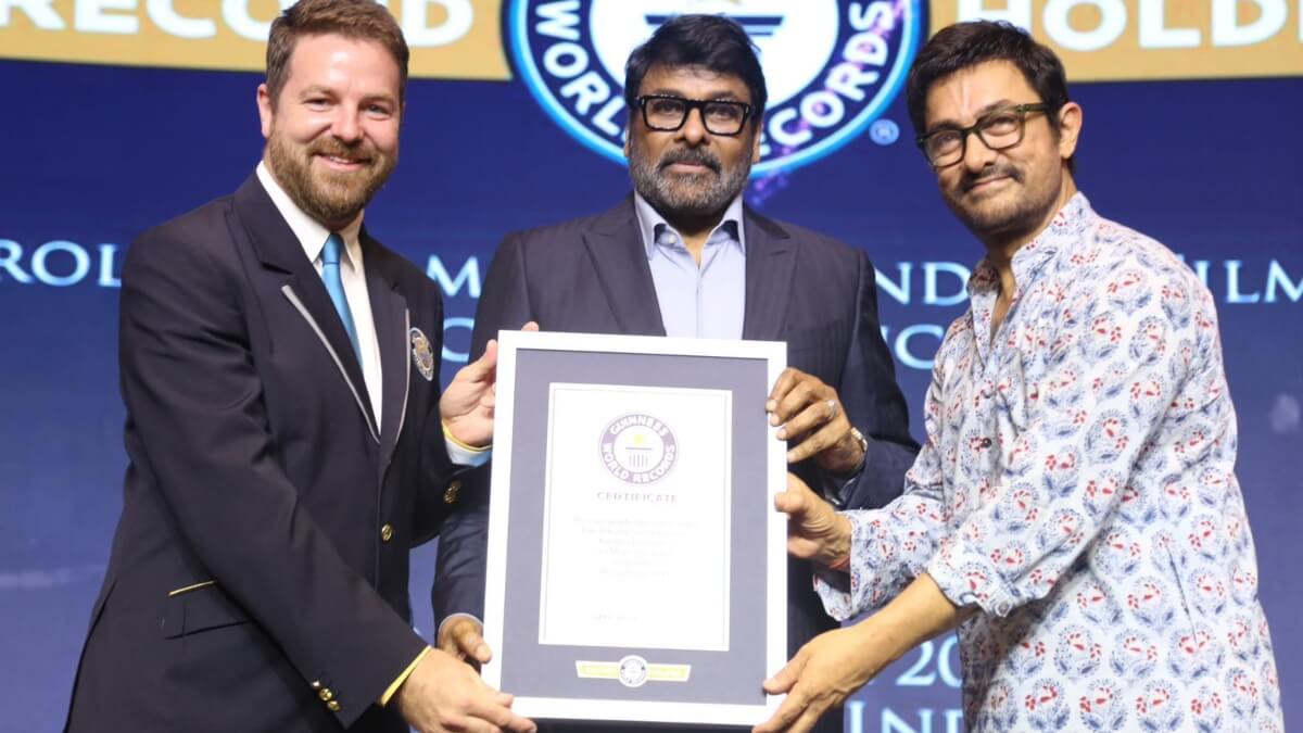 Aamir Khan facilitates Chiranjeevi with Guinness World Records for THIS honour