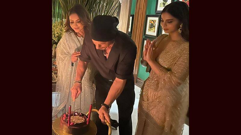 Shah Rukh Khan celebrates his birthday with family, Gauri Khan shares first glimpse