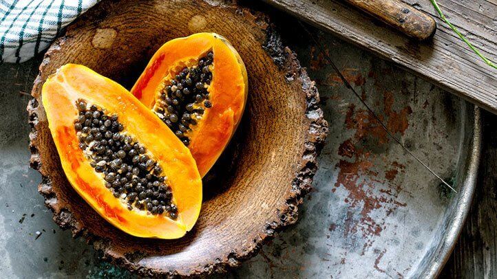 Know how papaya leaves and seeds are very beneficial for health