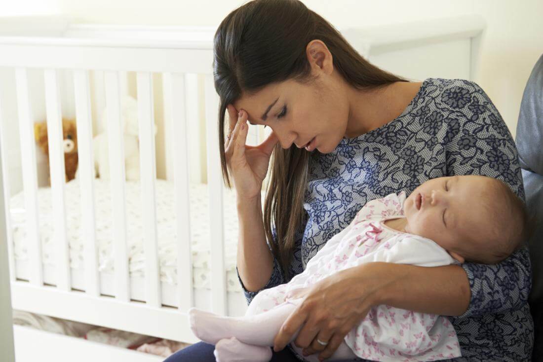 Symptoms and tips to curb postpartum depression in new mothers