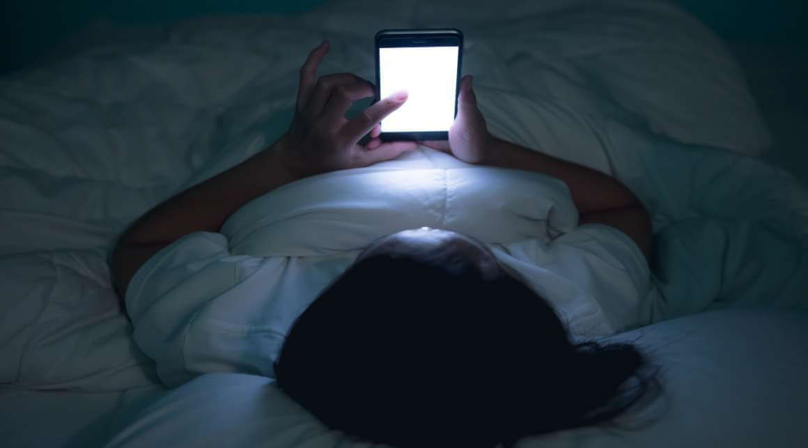 social-media-has-impact-on-sleep-patterns-reveals-study