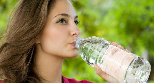 Know how drinking water in plastic bottles can cause these health problems