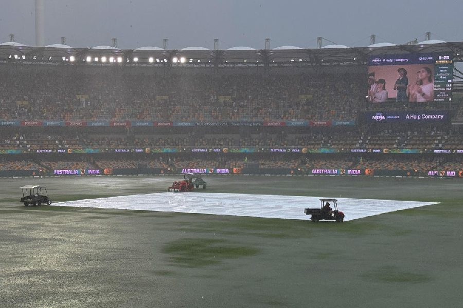 Gabba Test: Heavy showers stop play again, India struggle at 27/3