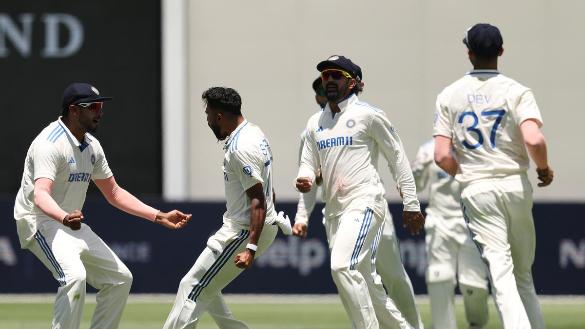 Australia gasped to 104 for five at lunch on day four of the first Test against India.