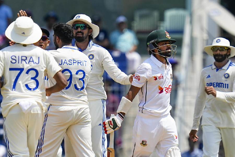 Akash Deep, Bumrah reduce Bangladesh to 26/3 at lunch on Day 2