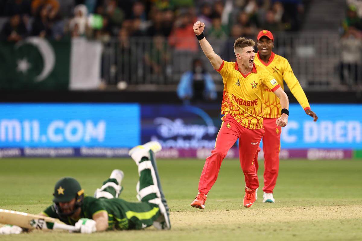 Amidst IPL mega auction, Pakistan lose to Zimbabwe in first ODI by 80 runs