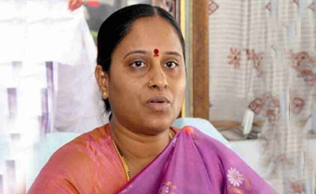 BRS should pay Rs.1 crore; blames victim for tiger attack, says Konda Surekha