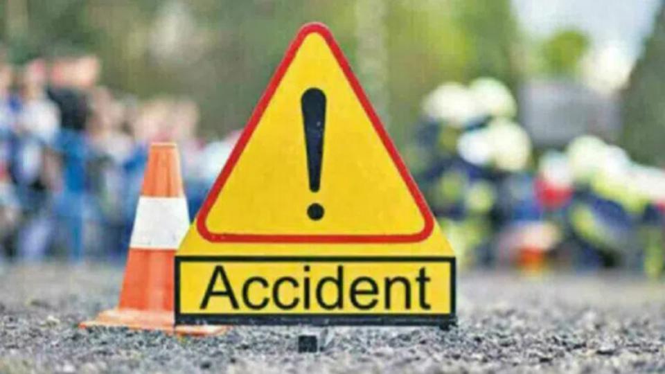 Two injured, 10 vehicles damaged in accident in Mallepally