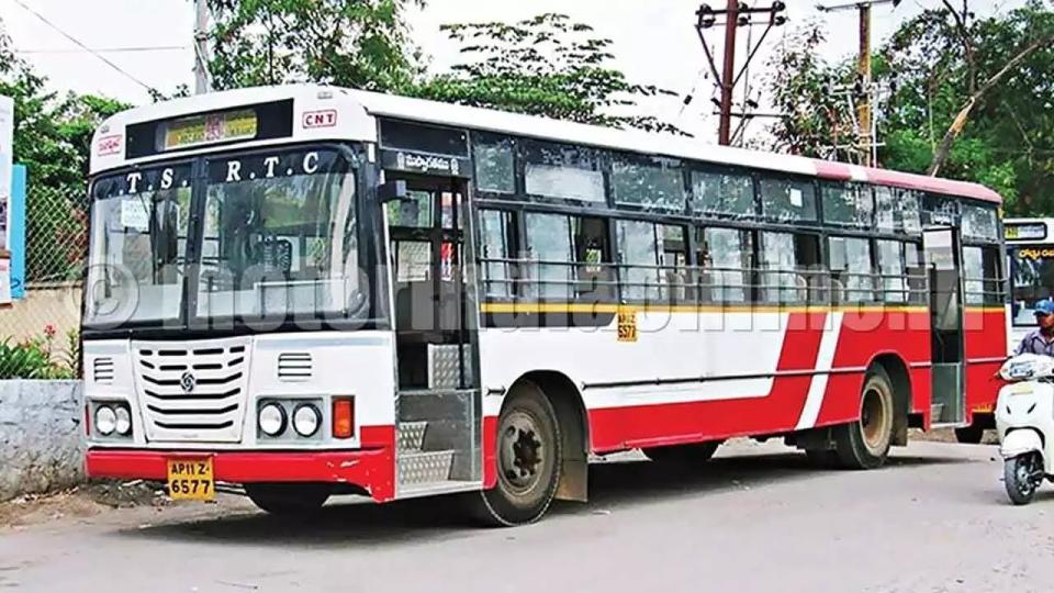 TGSRTC to run 600 special buses to Hussain Sagar for Ganesh immersion on Tuesday