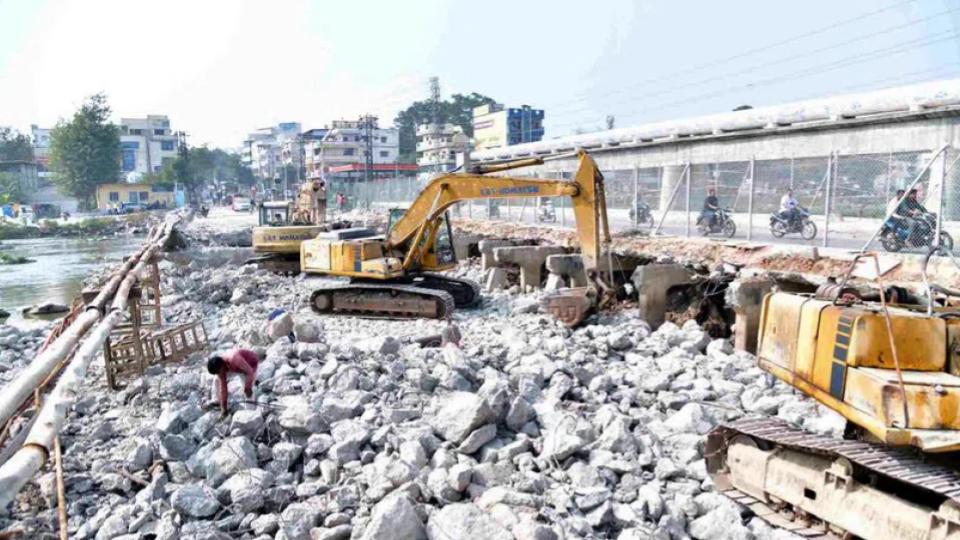 workonmoosarambaghhighlevelbridgeunderway