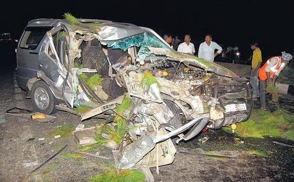 8peoplekilledinghastlyaccidentnearorrhyderabad