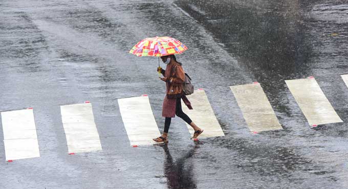 Intense evening showers drench Hyderabad after sunny day on Friday