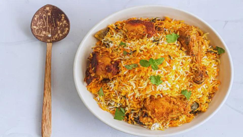 Man falls ill after eating biryani at restaurant in Hyderabad