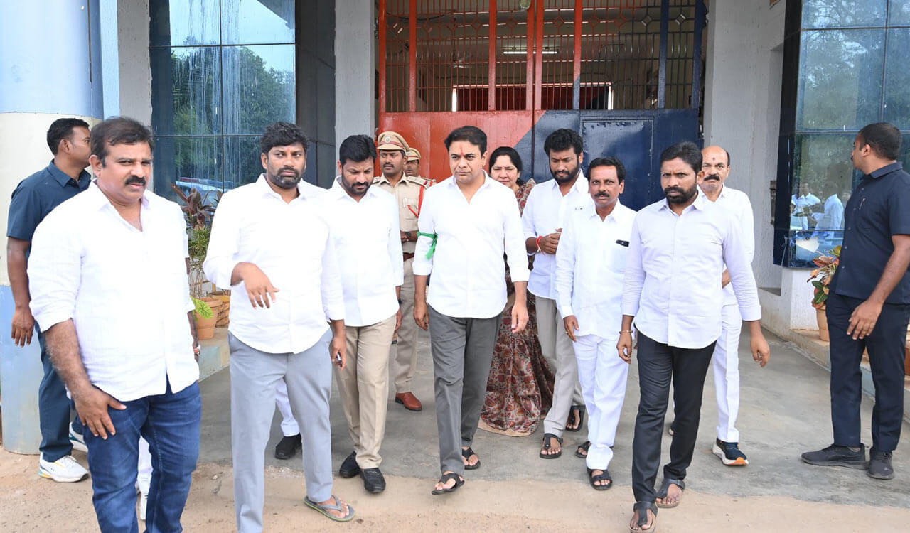 Farmers of Lagacherla inconsolable upon seeing KTR in jail