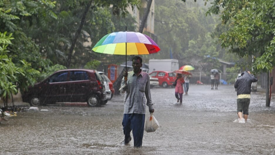 veryheavyrainfallwarningissuedforhyderabadonthursdaydownpourtolasttillfriday