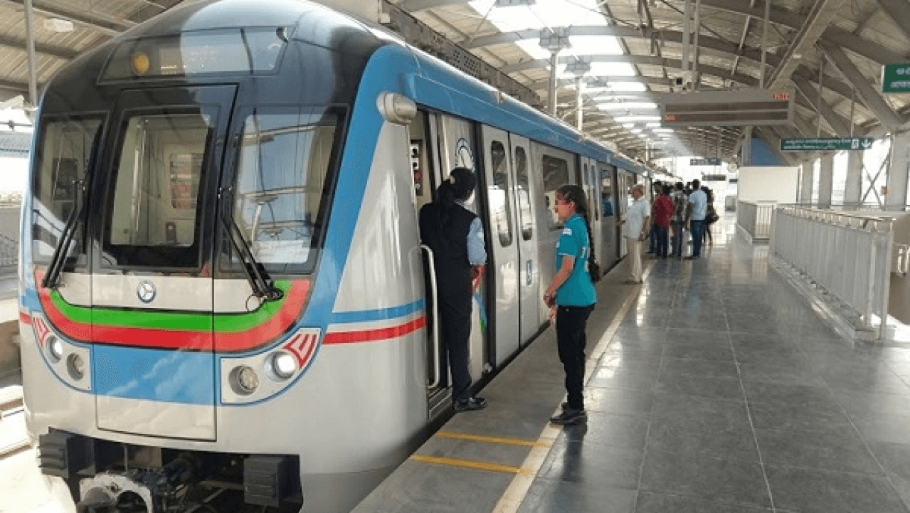 Hyderabad Metro refunds overstay charges after technical glitch causes delays