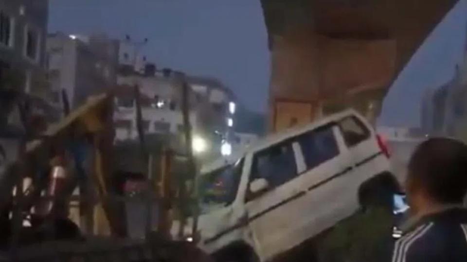  One injured as speeding car crashes into Metro Rail pillar at Madhapur