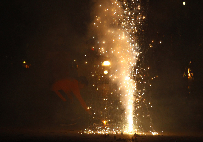 burstingoffirecrackersbannedinpublicplacesontuesday