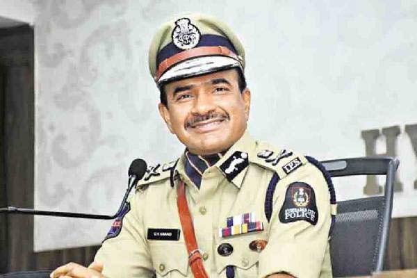 Hyderabad Commissioner of Police, C V Anand apologizes for his remarks on media