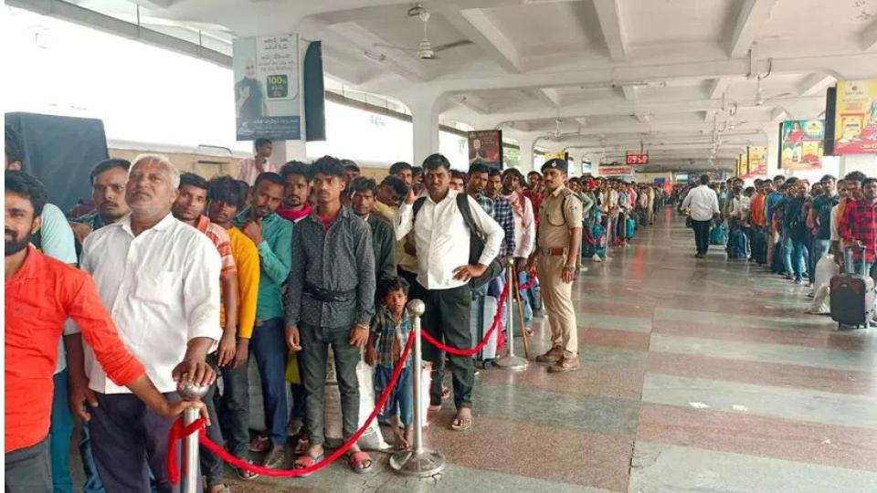 Secunderabad Railway Station witnesses huge rush of passengers ahead of Diwali