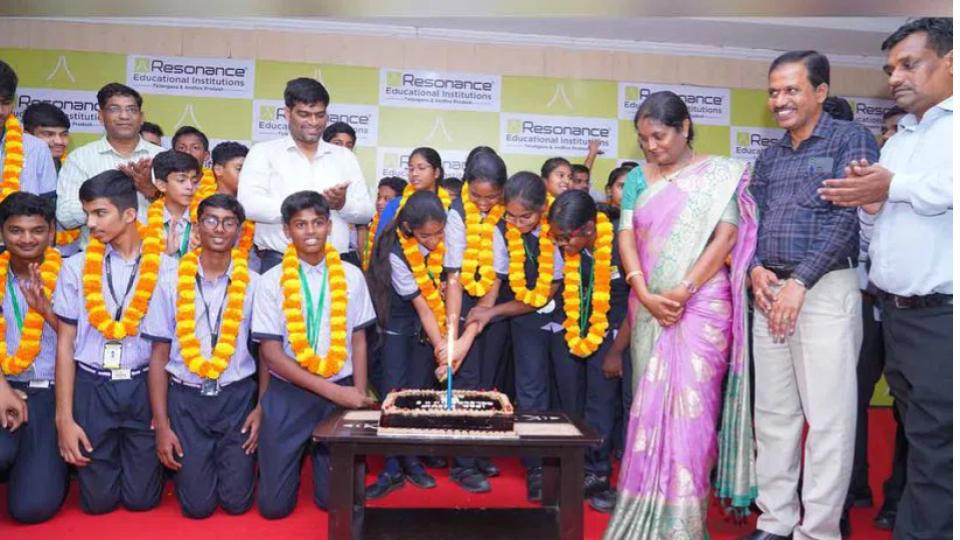 10-students-from-resonance-school-clear-the-worlds-toughest-maths-olympiad