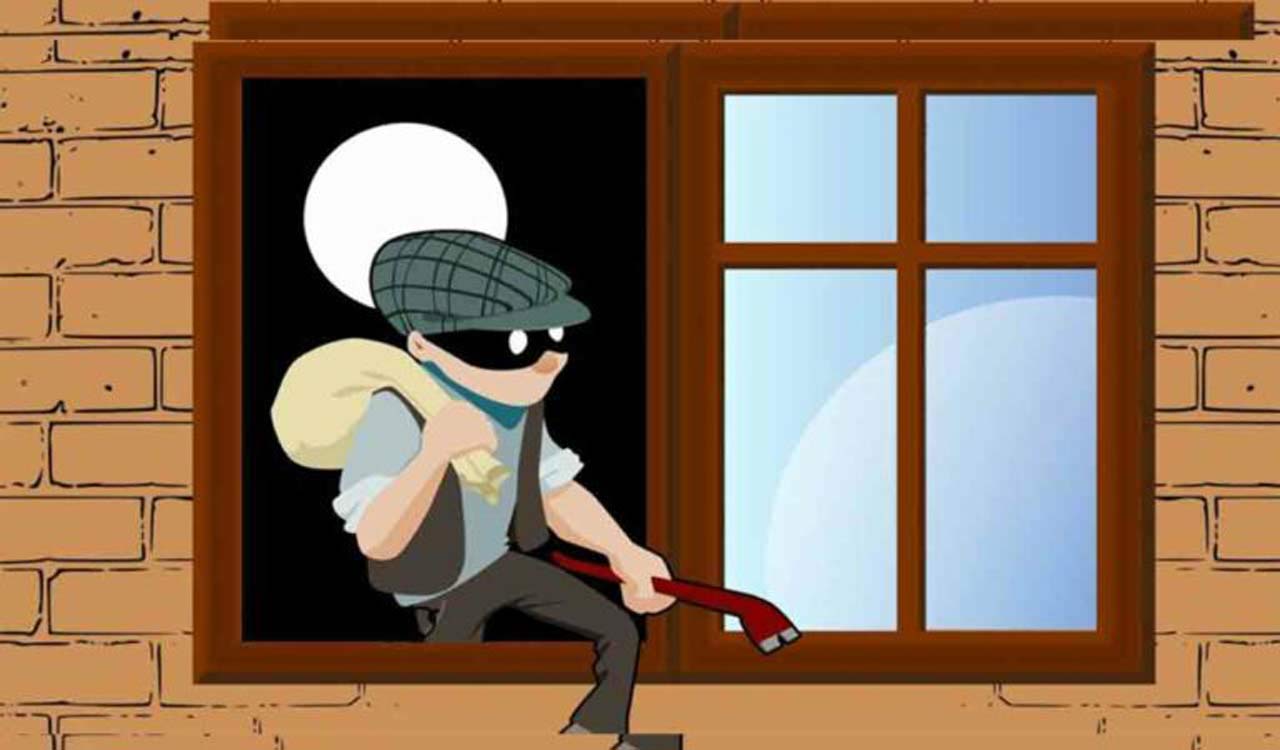 Thieves decamp with ornaments worth Rs 40 lakh in RC Puram