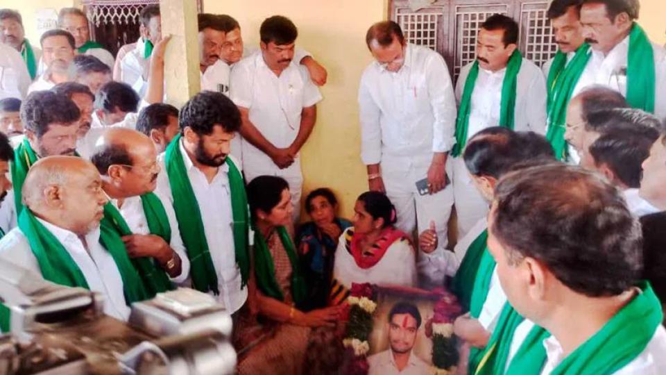 BRS panel led by S Niranjan Reddy visits kin of farmer who ended life in Adilabad