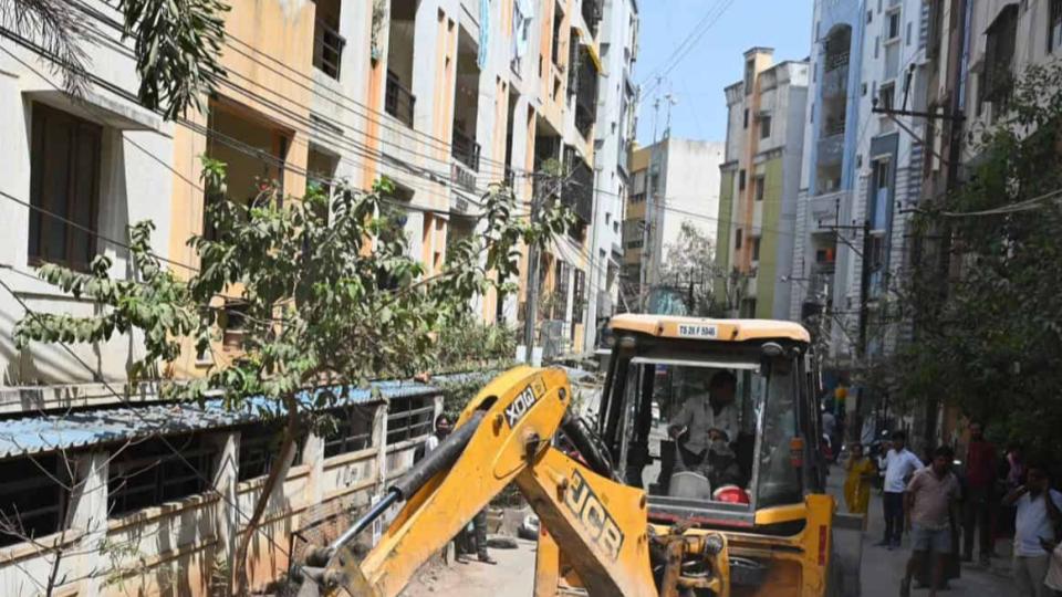 HYDRAA demolishes illegal structures in Indiramma Colony