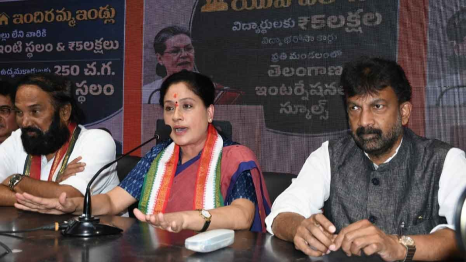 Vijayashanti backs Congress welfare schemes, stresses party discipline