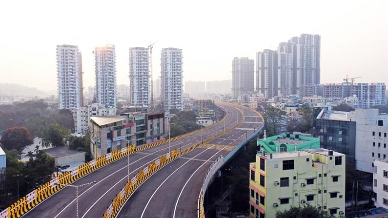 bikerfallstodeathfromnewshaikpetflyover