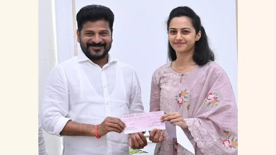 Actor Balakrishna’s daughter gives Rs.50 lakh donation to CMRF