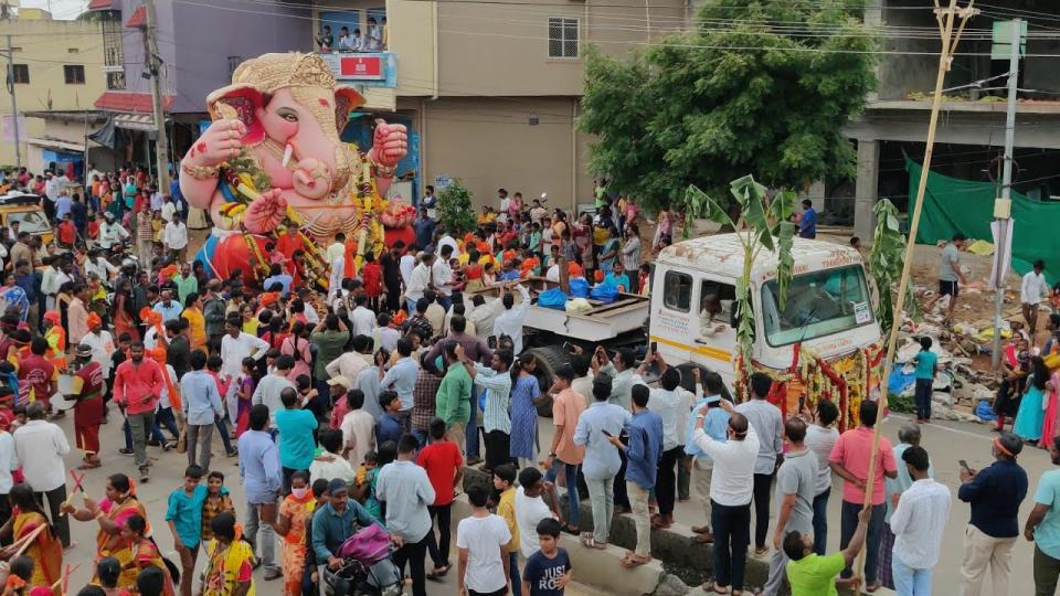 Traffic restrictions for Ganesh idol transportation in Hyderabad