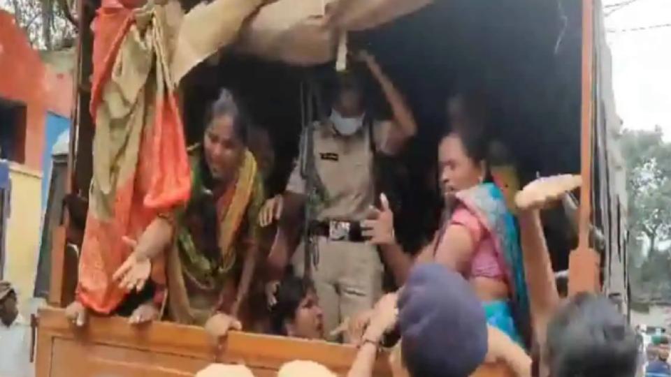 Tensions flare as ASHA workers, police clash amid protest in Hyderabad