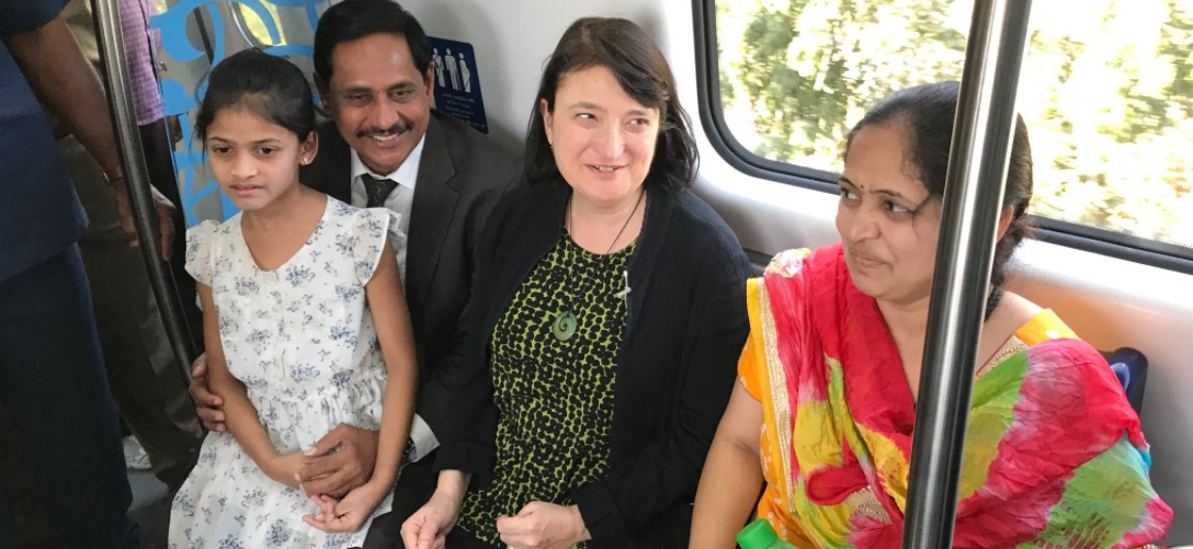 usconsulgeneraltakesarideinhyderabadmetrorail