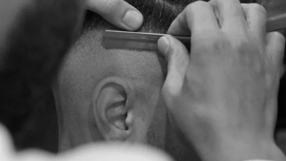 Cops tonsure youngsters for combing hair in front of SI, one attempts suicide