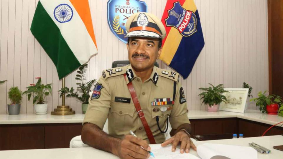 Hyderabad CP issues order transferring four Circle Inspectors