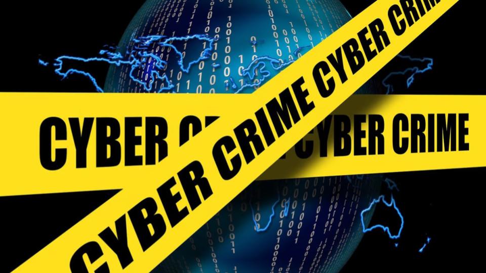 35-year-old-woman-falls-prey-to-cyber-fraud-loses-rs-1-lakh