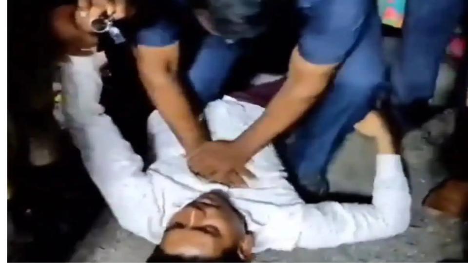 Telangana cop conducts CPR on man during Dasara festivities, saves life