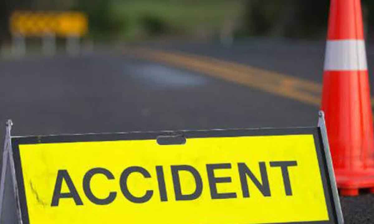 One killed, three injured in car crash at Shamirpet