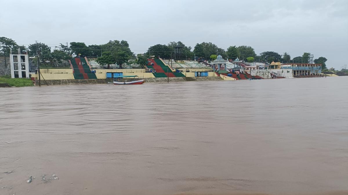 Telangana authorities issue second flood warning following rise in water level of River Godavari