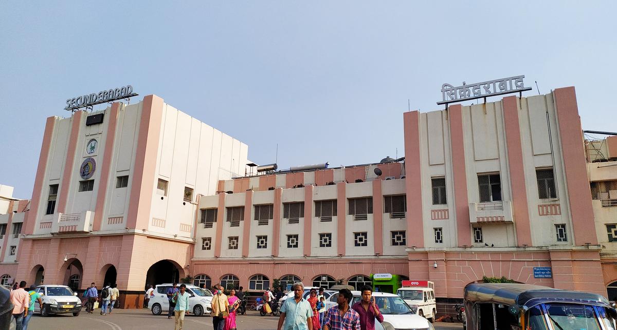 10 held for selling infant at Secunderabad railway station