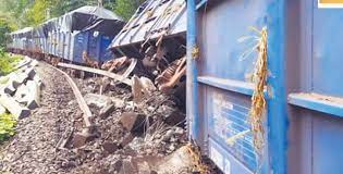 Goods train derails near Raghavapur, Peddapalli