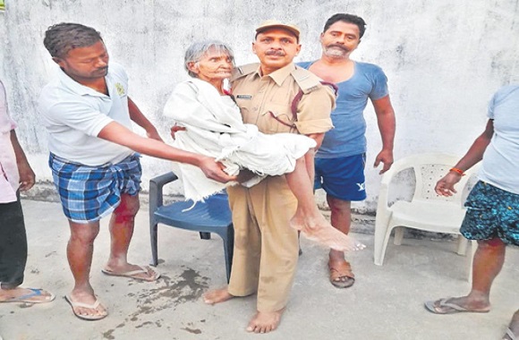 firerescuepersonnelrescue80yearoldwomanfromwellinkarimnagar