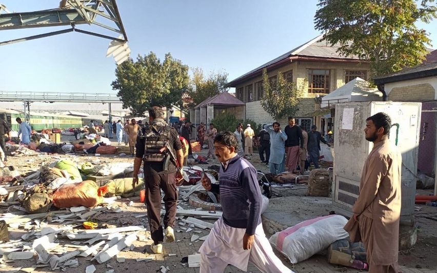 20 killed, 30 injured in Pakistan railway station blast