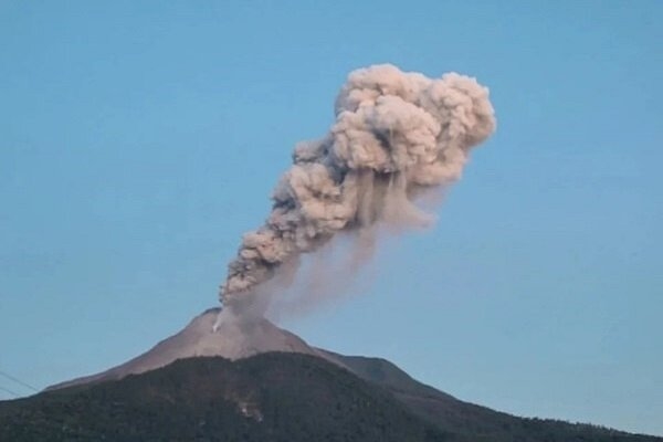 10 killed in series of volcanic eruption in Indonesia