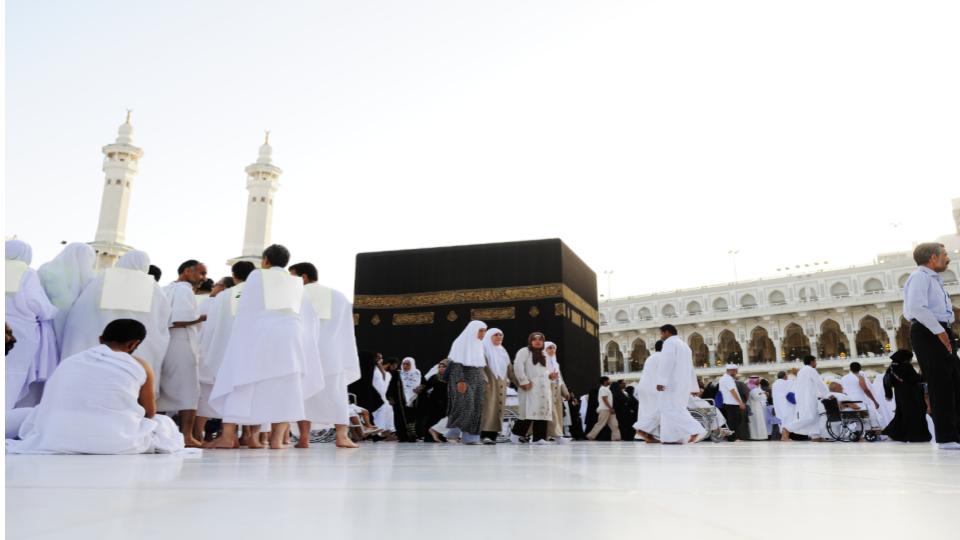 Saudi Arabia begins issuing Umrah visas