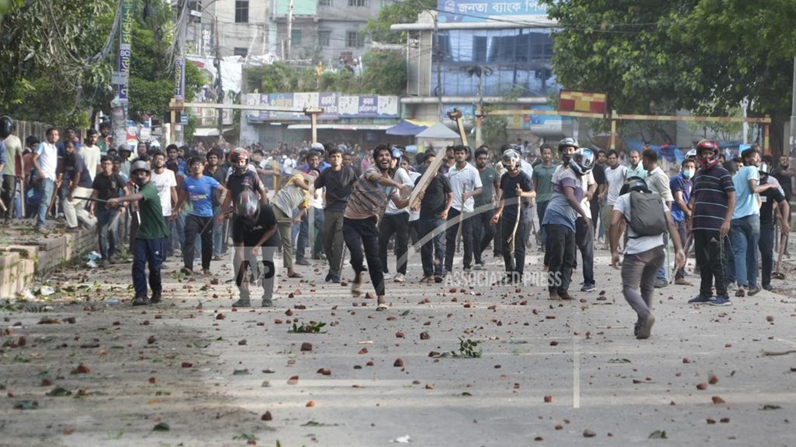 violenceeruptsinbangladeshaspoliceclashwithdhakauniversitystudentsduringquotareformprotest